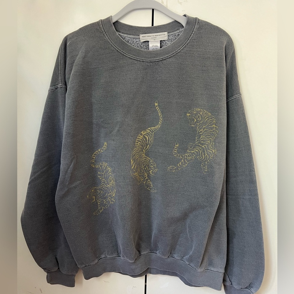 Elegant tiger crew-neck sweater
